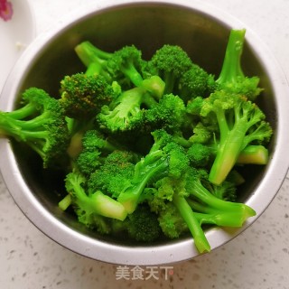 蒜蓉西兰花的做法步骤：3