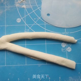 辨子花卷的做法步骤：7
