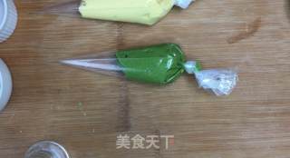 软芯奶酪小蛋糕(原味和抹茶味)，浓郁奶香美味甜品，乖乖在家做美食，武汉加油的做法步骤：7