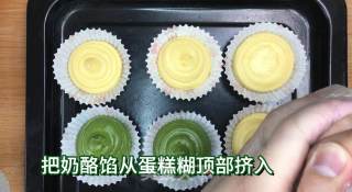 软芯奶酪小蛋糕(原味和抹茶味)，浓郁奶香美味甜品，乖乖在家做美食，武汉加油的做法步骤：13