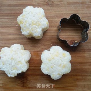 花朵饭团的做法步骤：3