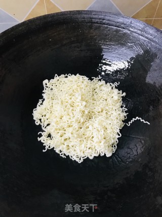 鸡蛋炒面的做法步骤：7