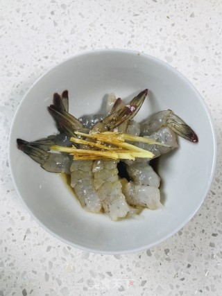 炸虾的做法步骤：3