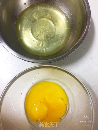 肉松沙拉蛋糕卷的做法步骤：1