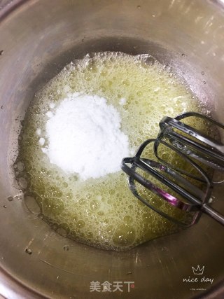 肉松沙拉蛋糕卷的做法步骤：5