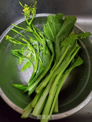 蒜香豆豉炒芥菜心的做法步骤：1