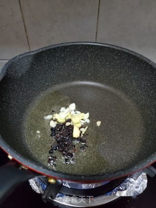 蒜香豆豉炒芥菜心的做法步骤：3