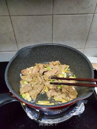 鸭胸肉炒蟹味菇的做法步骤：11