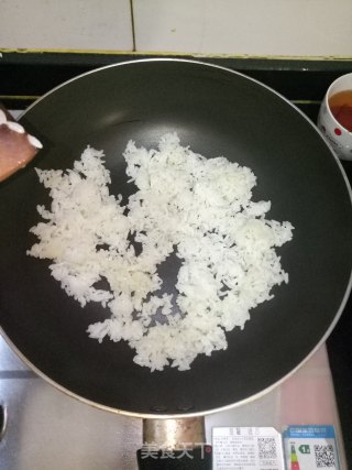 蛋包饭的做法步骤：2