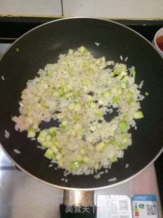 蛋包饭的做法步骤：4