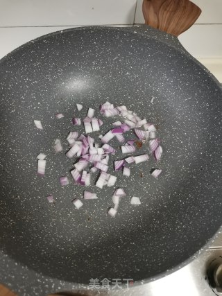 咖喱牛肉土司披萨的做法步骤：4