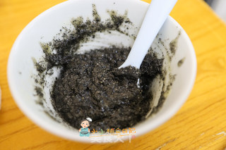卡通老鼠麻心汤圆的做法步骤：1