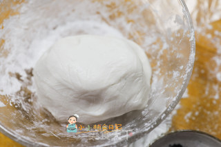 卡通老鼠麻心汤圆的做法步骤：4