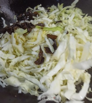 家常包菜炒肉丝的做法步骤：8