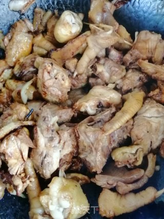 小鸡炖蘑菇的做法步骤：3