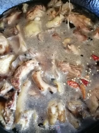 小鸡炖蘑菇的做法步骤：4