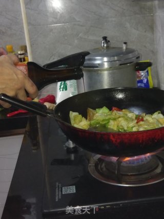 干锅包菜炒肉的做法步骤：8