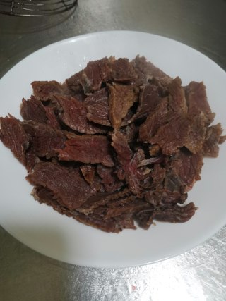 小炒风干牛肉的做法步骤：3