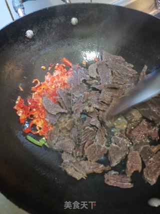 小炒风干牛肉的做法步骤：5
