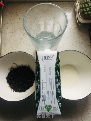 港式奶茶的做法步骤：1