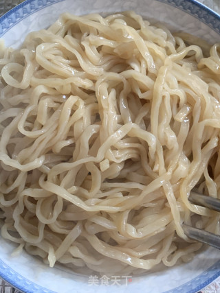 油泼手擀面的做法步骤：4