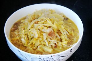 酸菜猪肉炖土豆的做法步骤：8