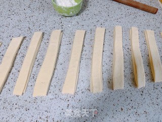 自制油条的做法步骤：7