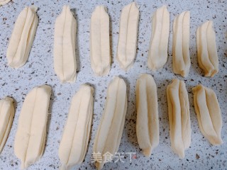 自制油条的做法步骤：9