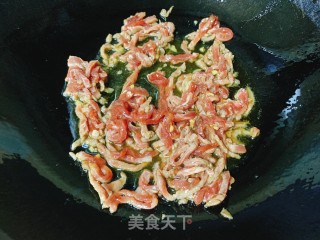 牛肉泡椒炒饭的做法步骤：6