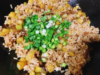 牛肉泡椒炒饭的做法步骤：11