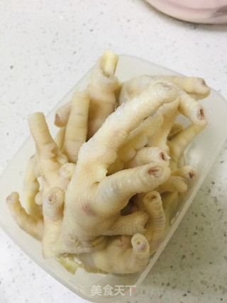 卤水鸡脚的做法步骤：1