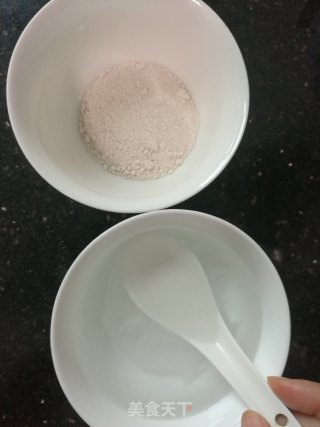 猪肉丸的做法步骤：3