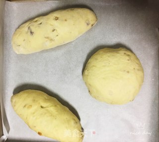 牛奶核桃欧包的做法步骤：12