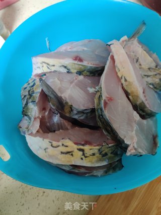 酱焖草鱼锅的做法步骤：2