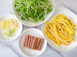 火腿鸡蛋炒黑豆苗的做法步骤：6