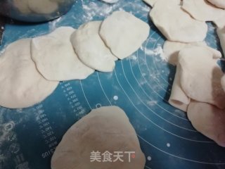紫萝卜蚝豉鸡蛋馅饼的做法步骤：10