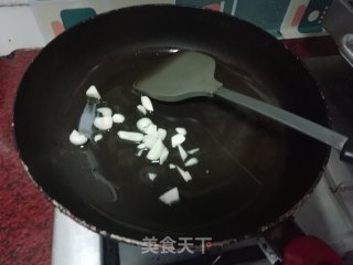 紫萝卜鸡蛋酱拌面的做法步骤：3