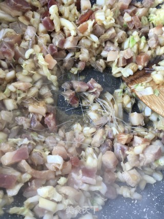 白菜粉丝肉丁包的做法步骤：11