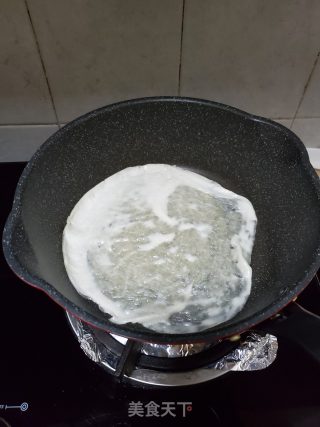 香肠青瓜手抓饼的做法步骤：3