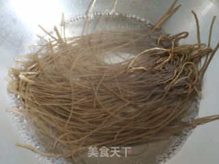 小瓜鸡蛋虾皮粉条馅饼的做法步骤：5