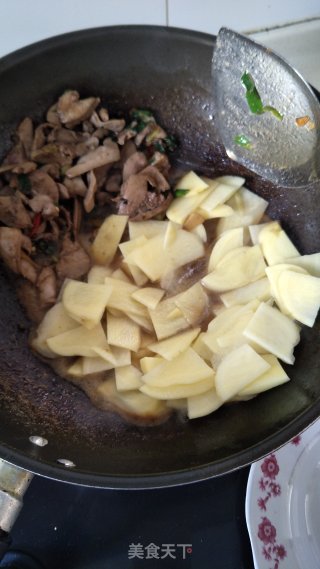 土豆炒腰片的做法步骤：3