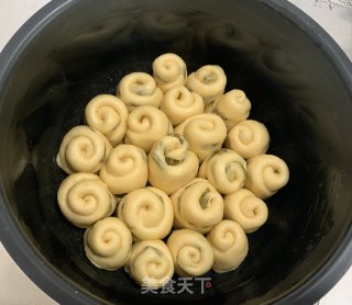 电饭锅葡萄干面包的做法步骤：4