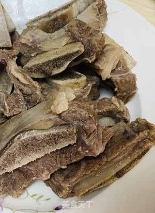 红烧牛排骨的做法步骤：1