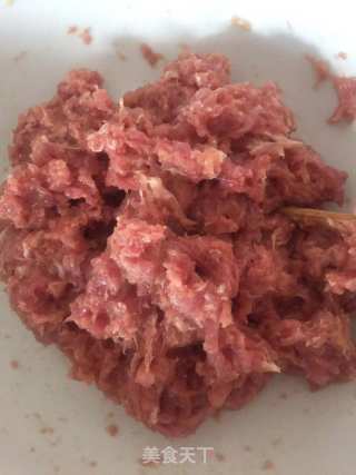 鲜肉馄饨的做法步骤：1