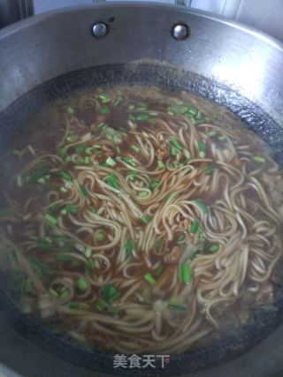 肉丝酸汤面的做法步骤：4