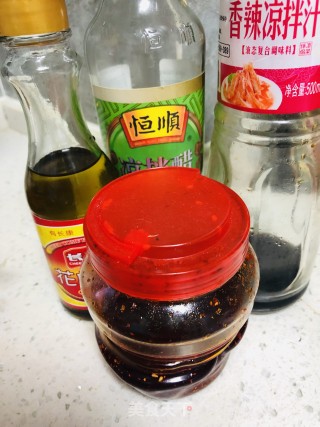 凉拌茭头的做法步骤：2