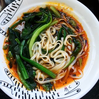 菠菜酸汤鸡蛋面的做法步骤：6