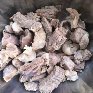 牛腩炖青萝卜的做法步骤：5