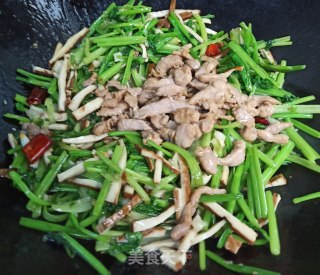 香芹豆干炒里脊肉丝的做法步骤：11