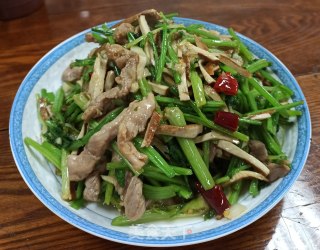 香芹豆干炒里脊肉丝的做法步骤：13